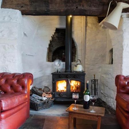Ty Fferm Hen, Ancient Farmhouse, Coity Bach Talybont-on-Usk ภายนอก รูปภาพ