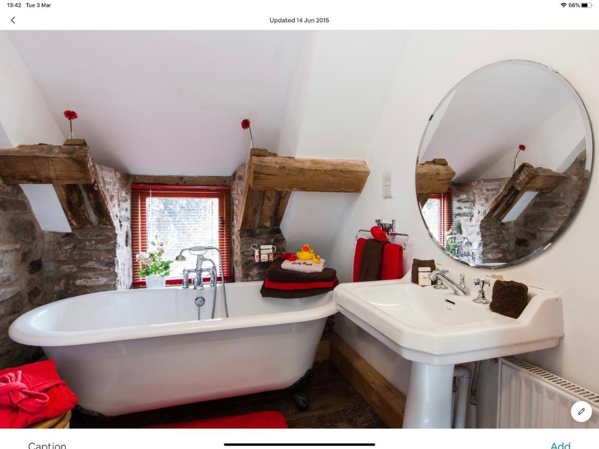 Ty Fferm Hen, Ancient Farmhouse, Coity Bach Talybont-on-Usk ภายนอก รูปภาพ