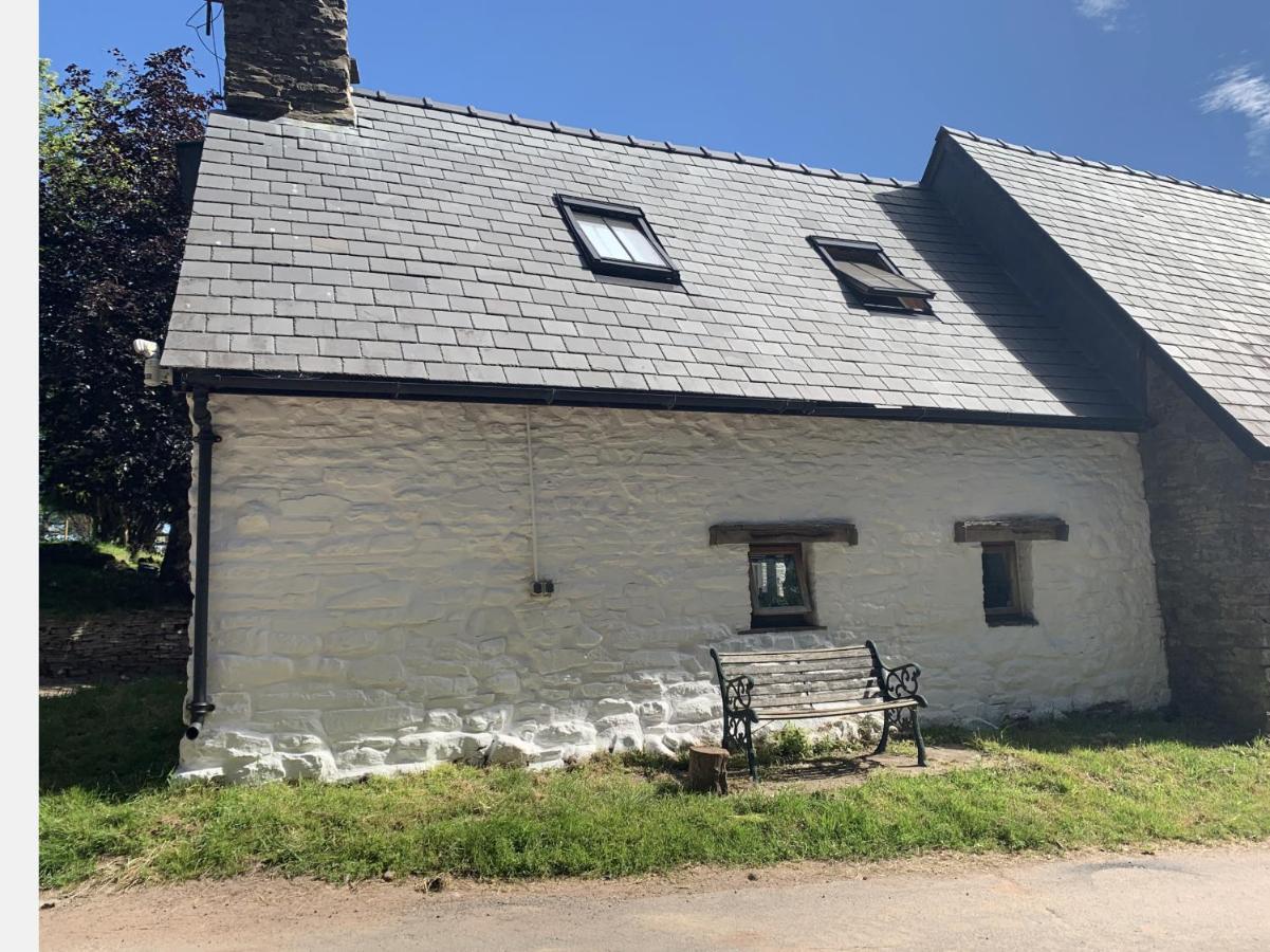 Ty Fferm Hen, Ancient Farmhouse, Coity Bach Talybont-on-Usk ภายนอก รูปภาพ
