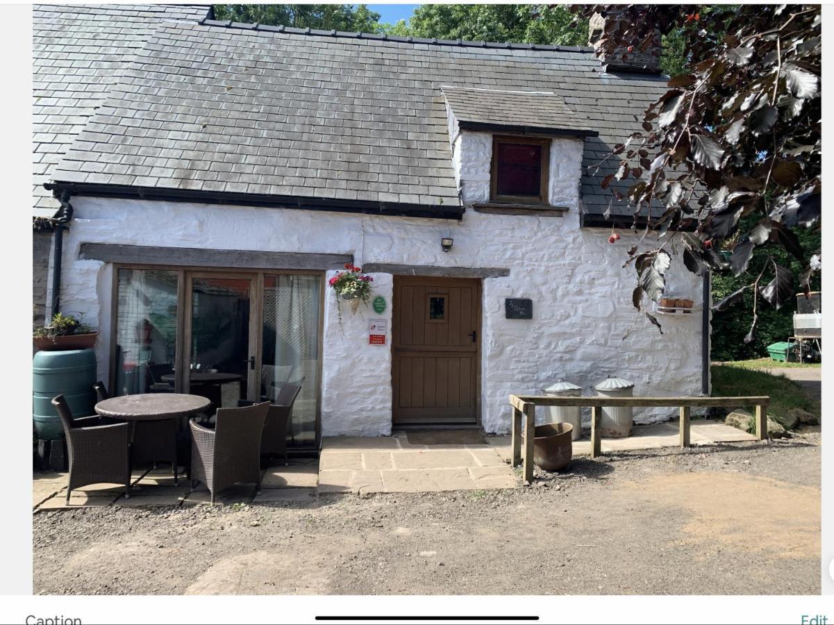 Ty Fferm Hen, Ancient Farmhouse, Coity Bach Talybont-on-Usk ภายนอก รูปภาพ